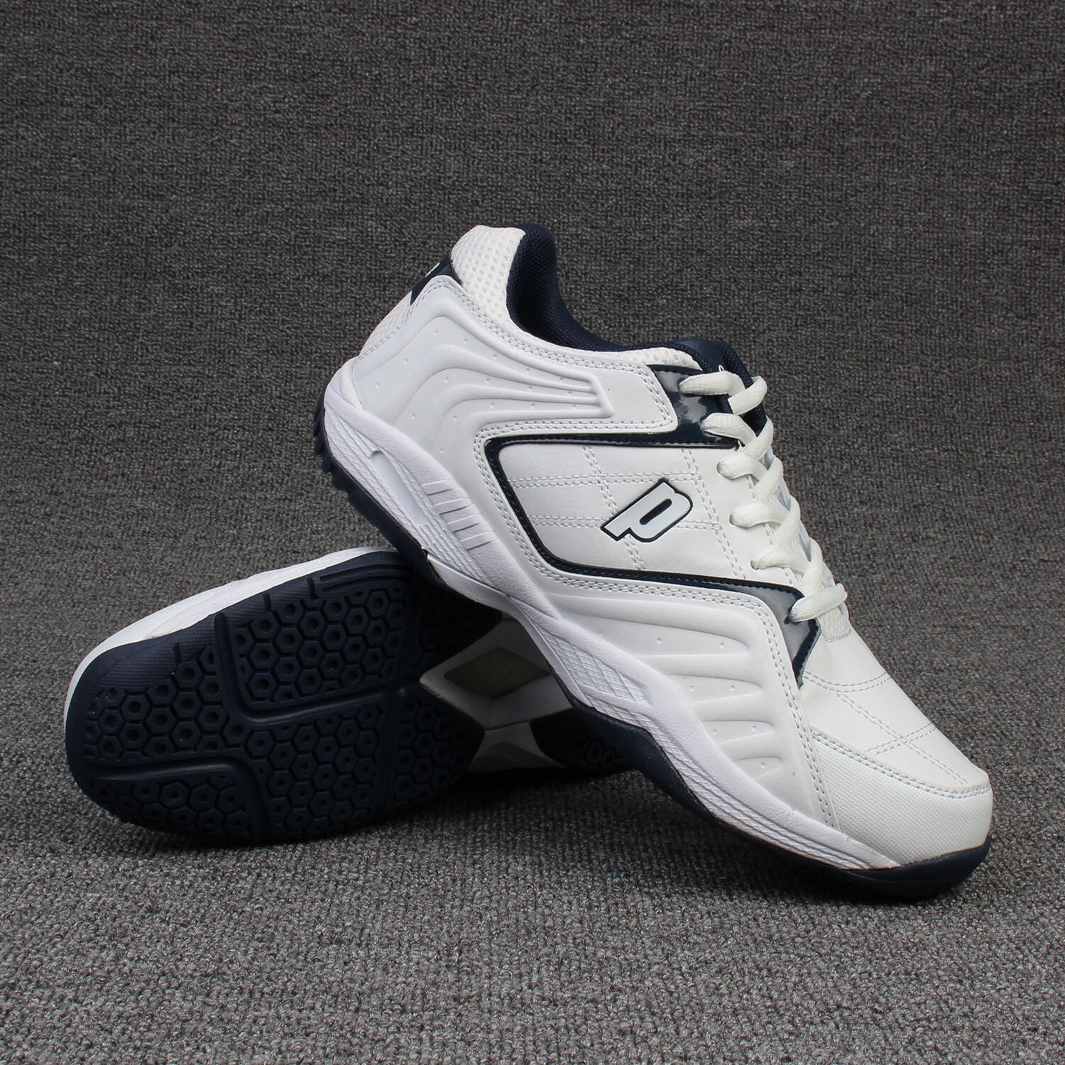 no slip tennis shoes