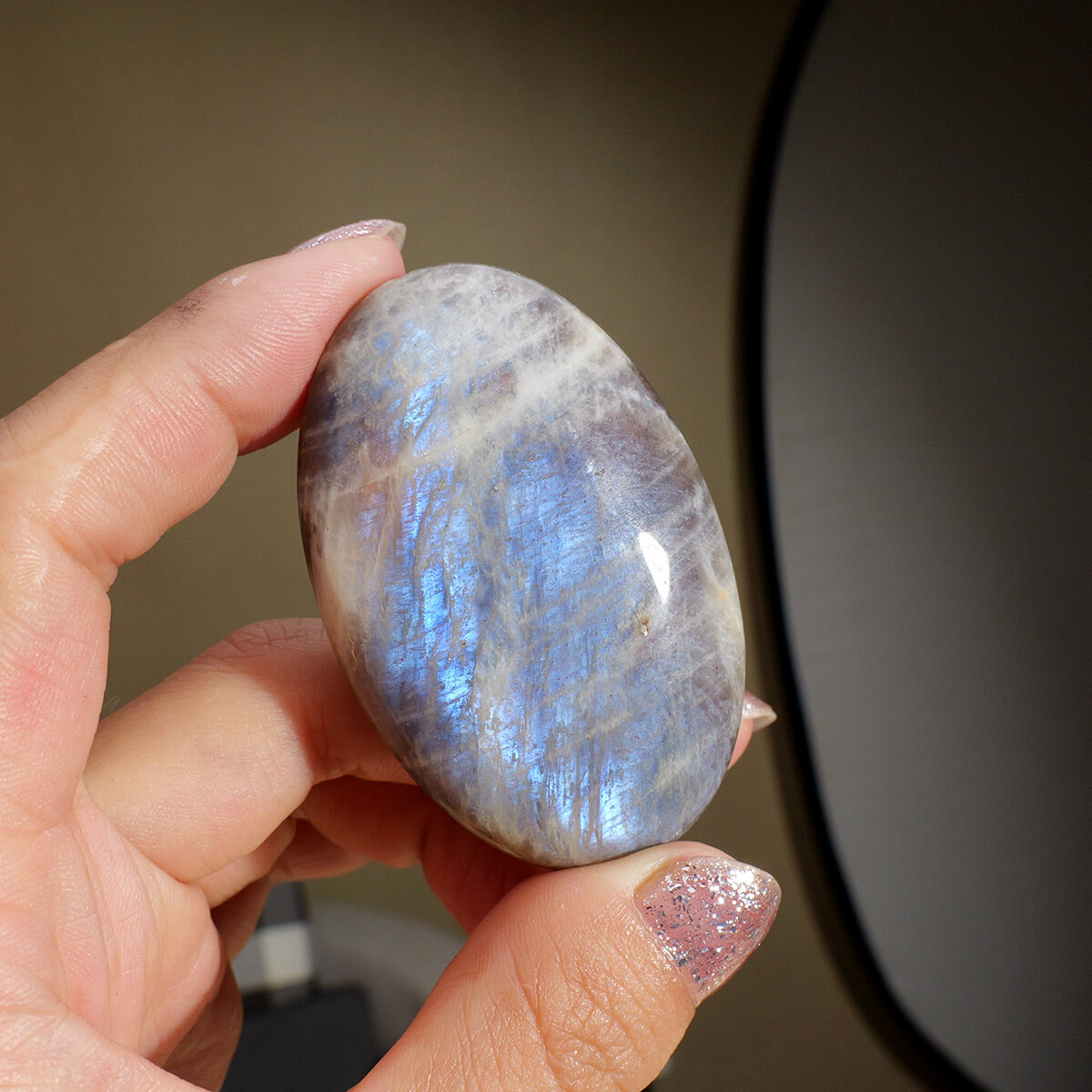 1PC Natural Blue Moonstone Crystal Palm Stone for Mind Healing Finger Massage Energy Healing Feng Shui Yoga Home Decor