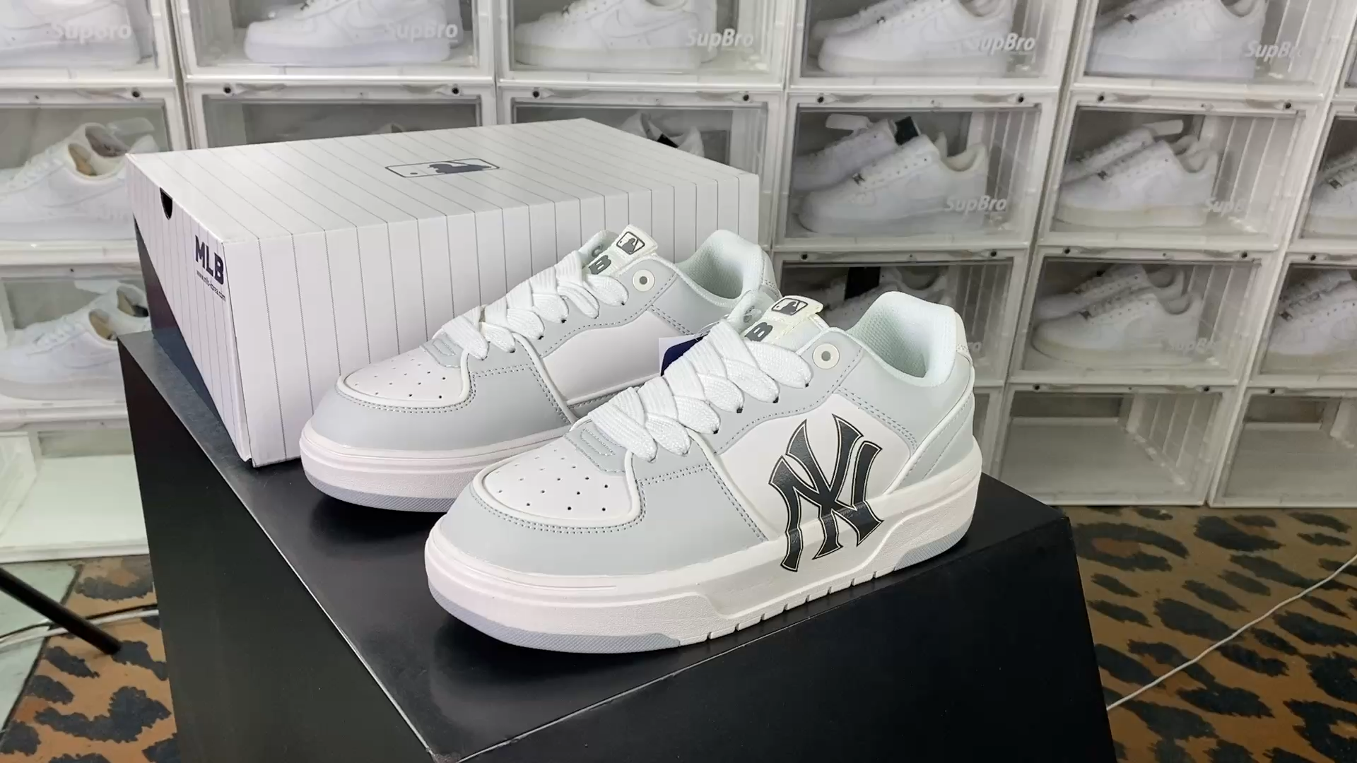 MLB Chunky Liner New York Yankees Shoes NY Baseball Sneakers White