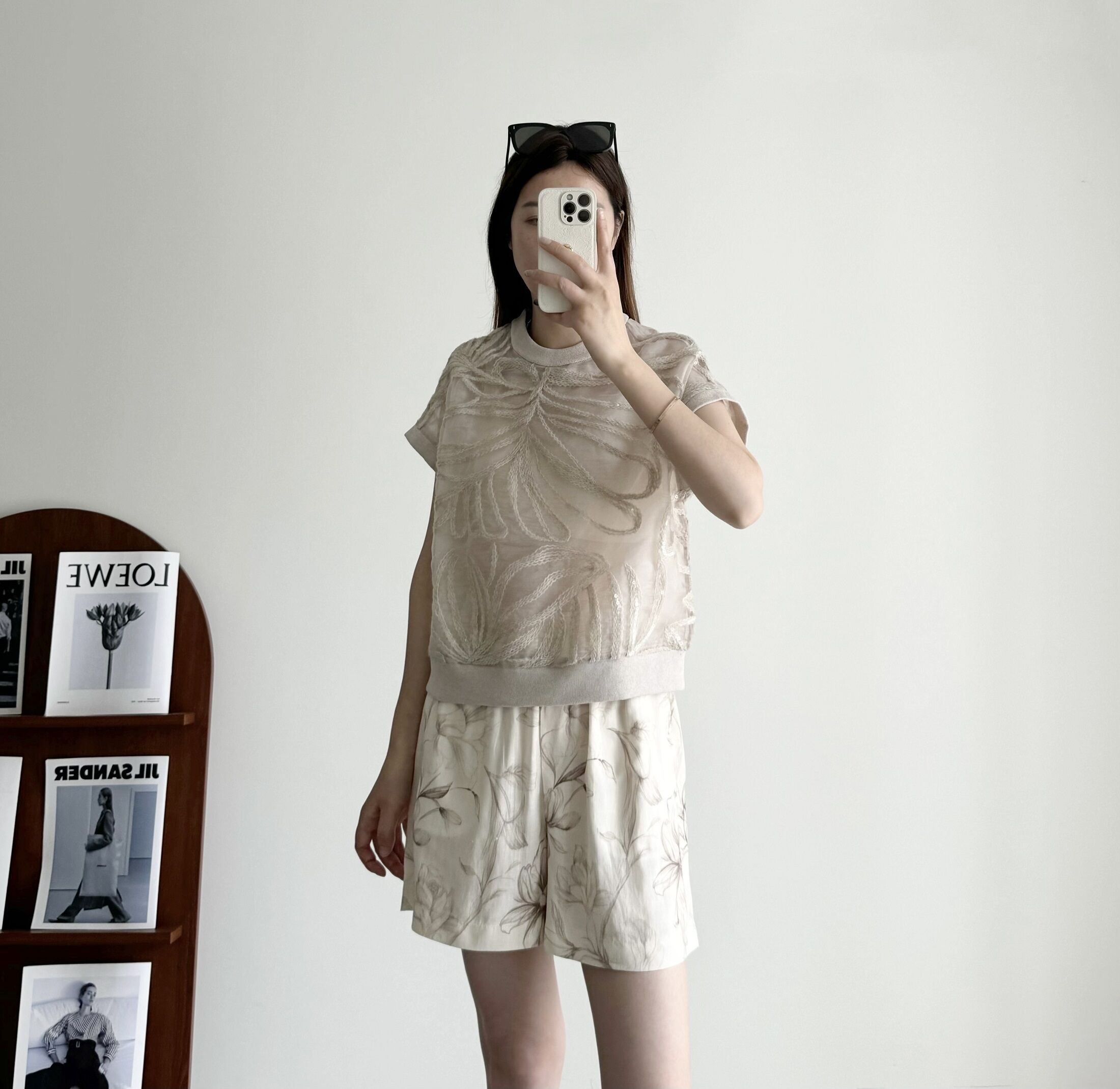 Xinghe Bright Italian BC, schweres T-Shirt aus Seidenorganza mit Pailletten und Blumenstickerei, kurzärmliger Pullover, Weste