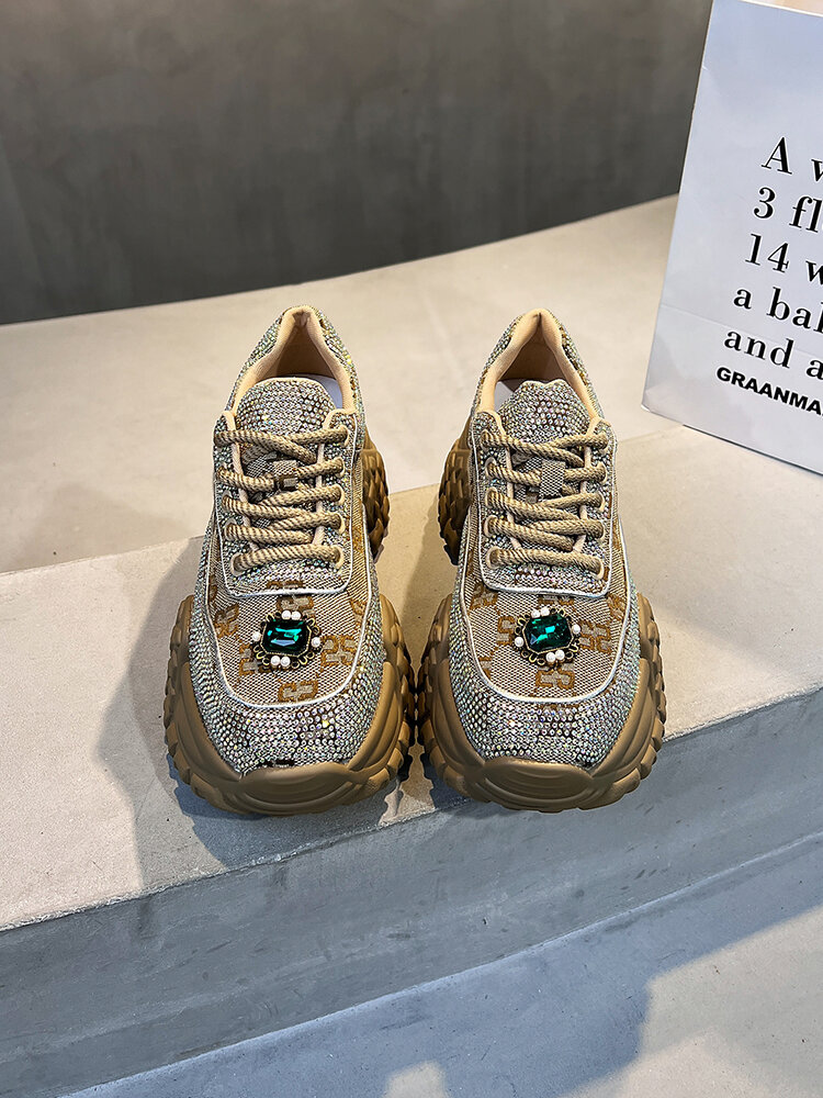 Eleganti scarpe da papà retrò con borchie di diamanti con tacchi spessi da donna, versatili, sportive e casual, altezza aumentata, comodo interno in rete