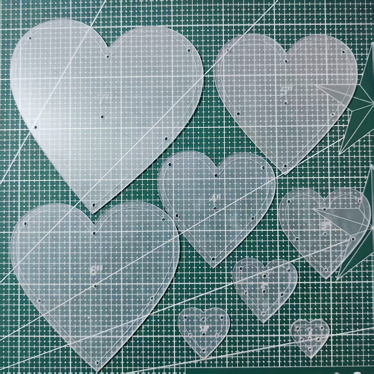 8pc Heart-Shaped Acrylic Patterns Quilting Rulers Stencil Precision Templates for Valentines Day DIY Sewing Art Crafts Quilting