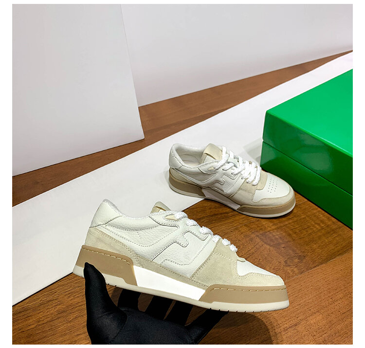 Scarpe da tavola retrò in pelle color block da donna casual all-match primaverili nuovo stile Sneakers bianche sportive Dequn Shoes Street Style
