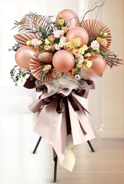 (Hazel Florist & Gifts) FORTUNE SPLASH. 