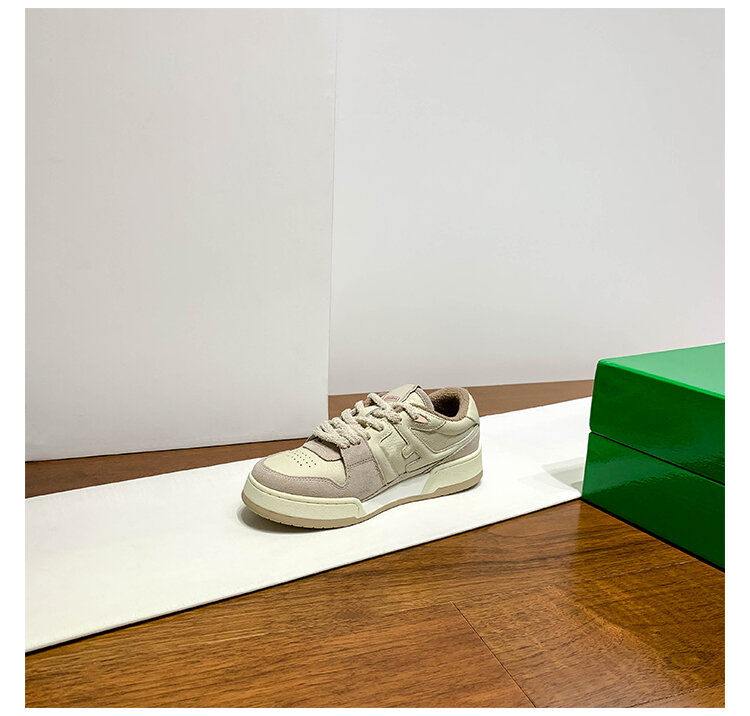 Scarpe da tavola retrò in pelle color block da donna casual all-match primaverili nuovo stile Sneakers bianche sportive Dequn Shoes Street Style