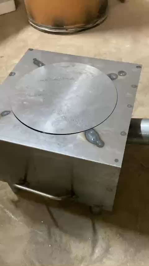Bếp củi cải tiếnsiêu bền chống đen nồi, có ống khói thoát, bệ đỡ củi, hứng tro size nhỏ
