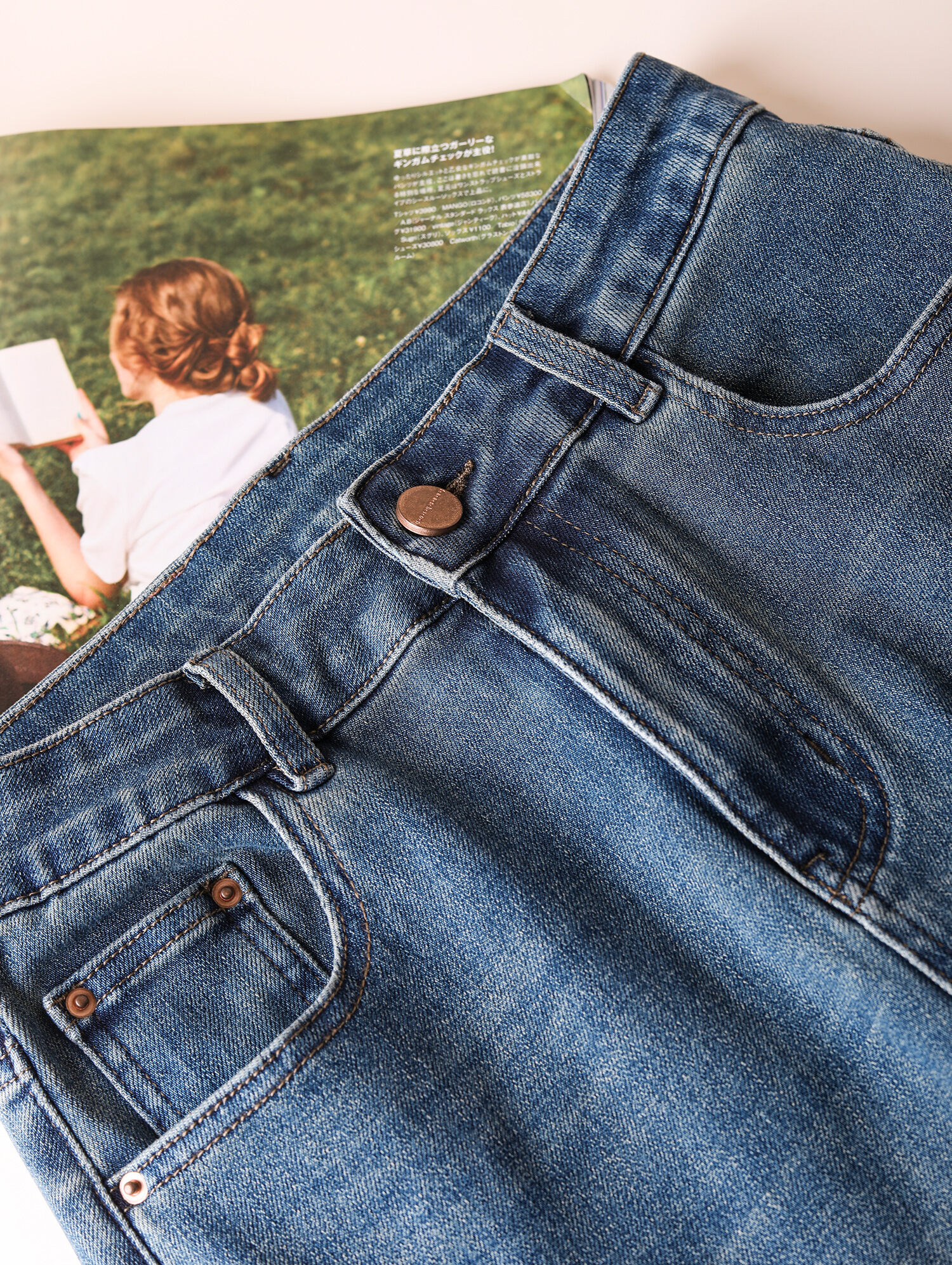 Slimming Straight Leg Jeans Women's Wide Hem Mixed Fiber Cotton Denim Pants Long Leg Effect Autumn Fashion Natural Waist Zipper