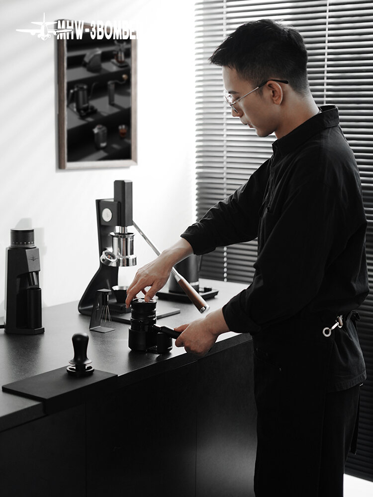 MHW-3BOMBER Black Obsidian Series Adaptive Height Italian Coffee Dosing Wand Universal 58mm Coffee Brewing Accessories. 