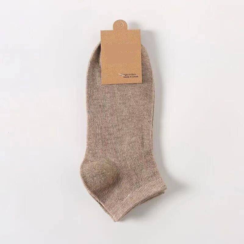 Couple socks for comfort, durability, sweat absorption, and breathability Suitable for use in all seasons. 