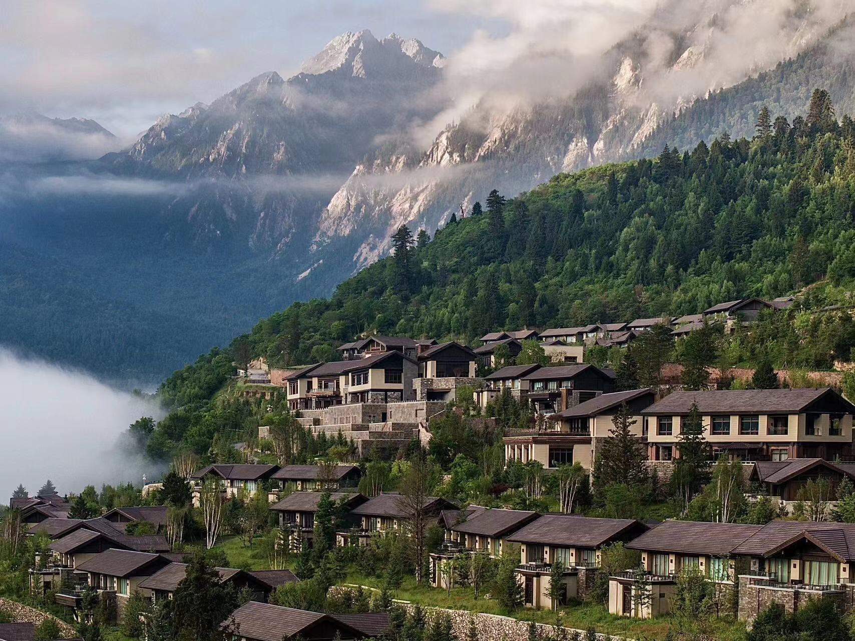 Rissai Valley, Ritz-Carlton Reserve,Aba Tibetan and Qiang Autonomous Prefecture Hotel Booking,Marriott International, Hilton Worldwide, InterContinental Hotels Group (IHG), AccorHotels, Hyatt Hotels Corporation, Wyndham Hotels & Resorts, Huazhu Hotels Gro Giá 44,867,844 Đồng*Miễn phí vận chuyển