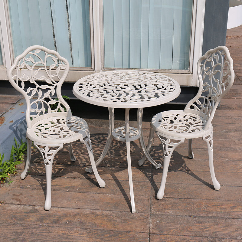 metal table and chairs for outside