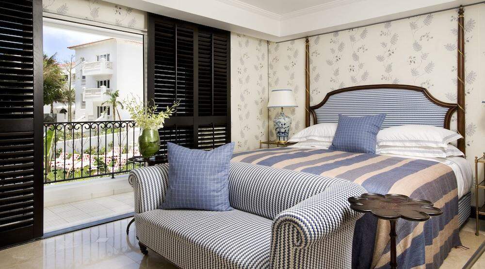 The Oyster Box,Umhlanga Hotel Booking,Marriott International, Hilton Worldwide, InterContinental Hotels Group (IHG), AccorHotels, Hyatt Hotels Corporation, Wyndham Hotels & Resorts, Huazhu Hotels Group, Disney Hotel, Best Western Hotels & Resorts, Shangri Giá 45,023,076 Đồng*Miễn phí vận chuyển