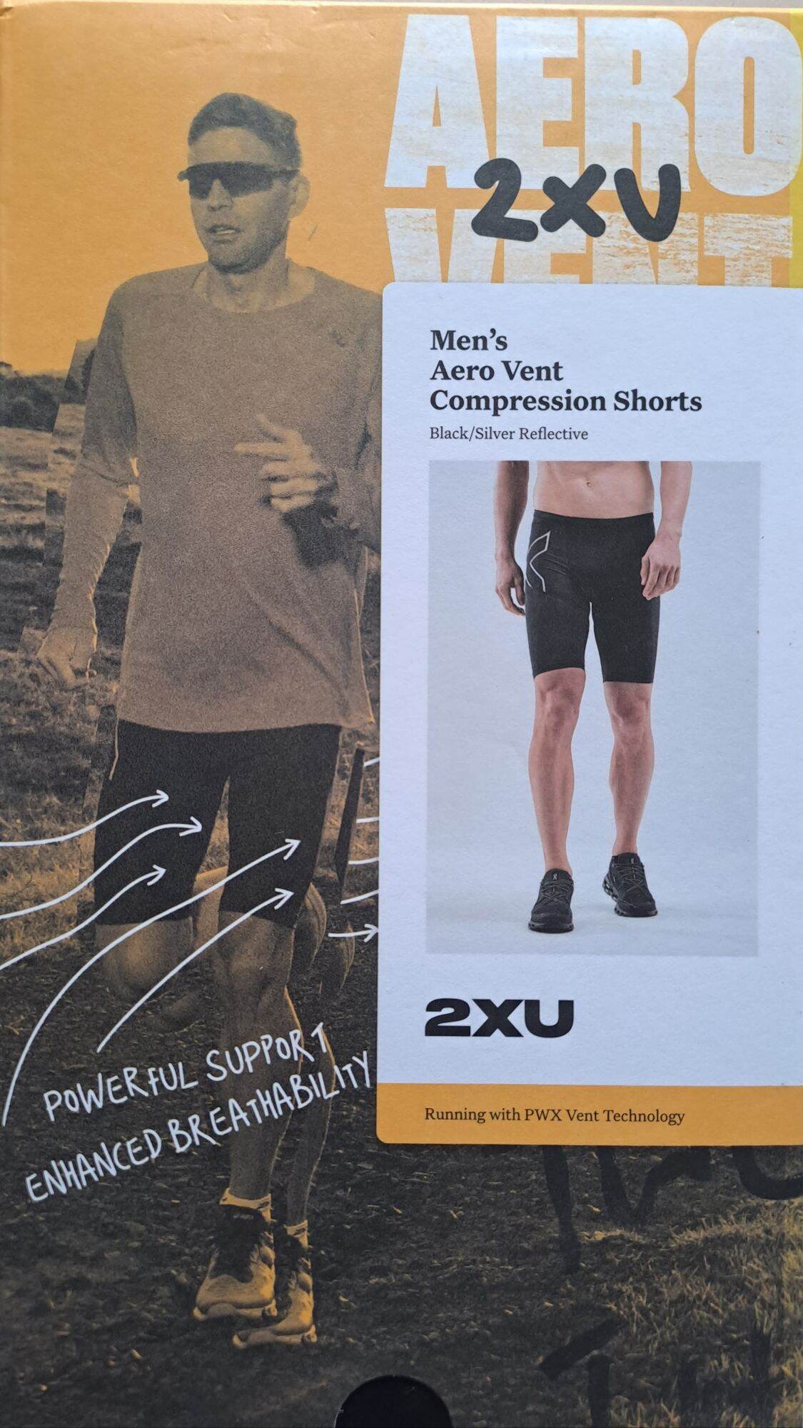 2XU black Aero Vent compression shorts
