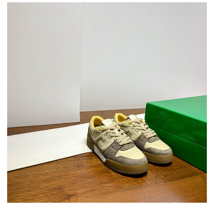 Scarpe da tavola retrò in pelle color block da donna casual all-match primaverili nuovo stile Sneakers bianche sportive Dequn Shoes Street Style