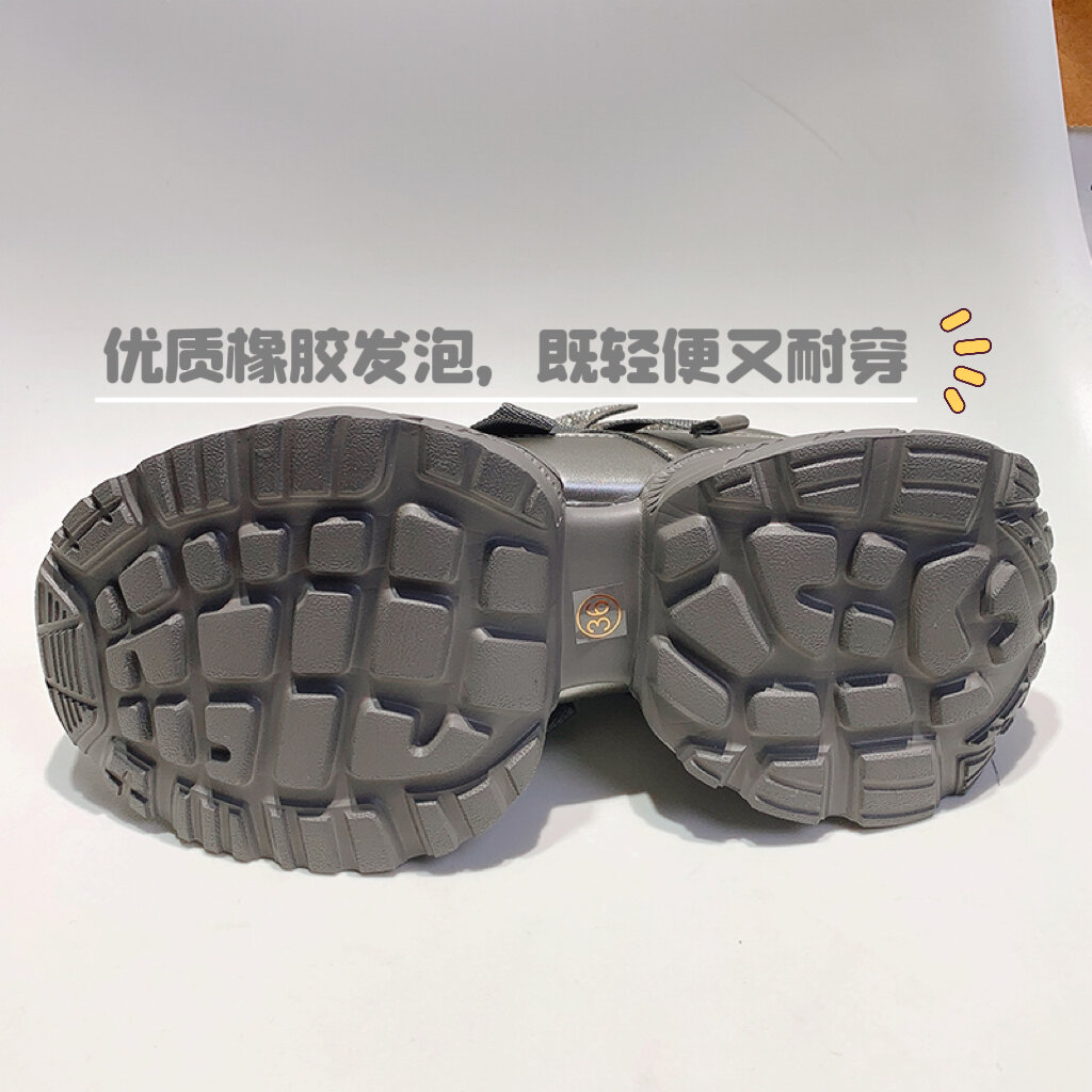 Autunno 2024 Nuovo arrivo Scarpe da papà leggere con suola spessa da donna argentate piccole facili da abbinare Scarpe casual con suola morbida Sneakers Tide