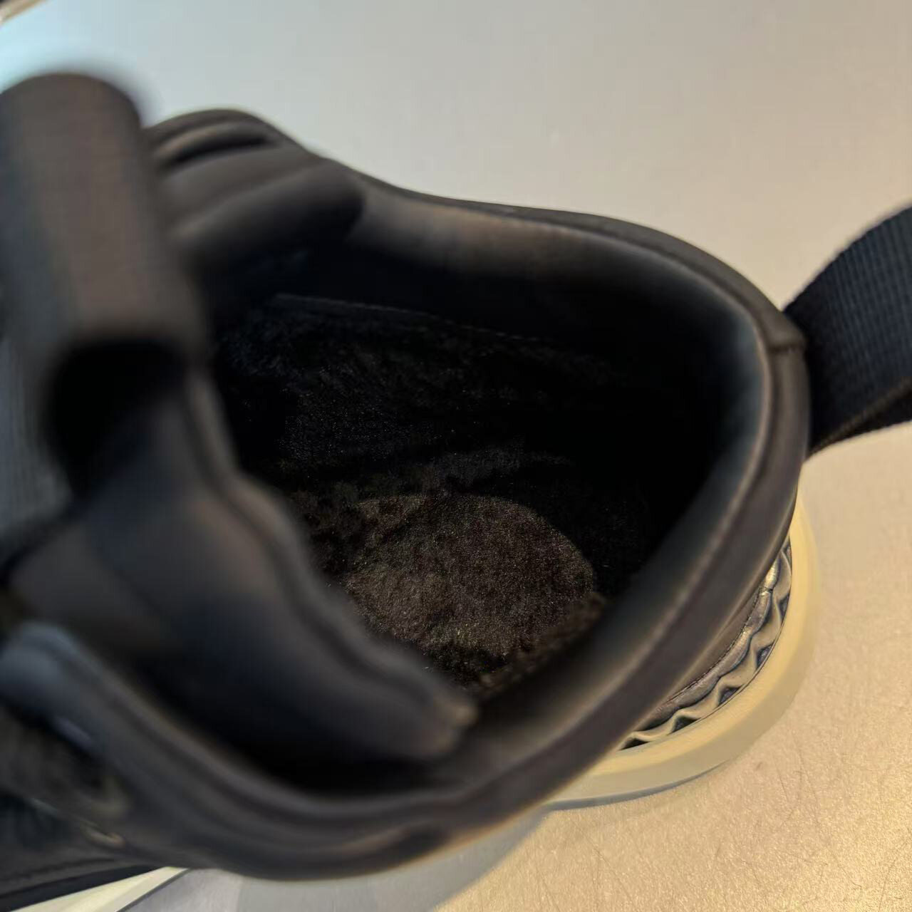 Scarpe casual sportive comode e antiscivolo da uomo alla moda con tacco spesso progettate per stile e funzionalità