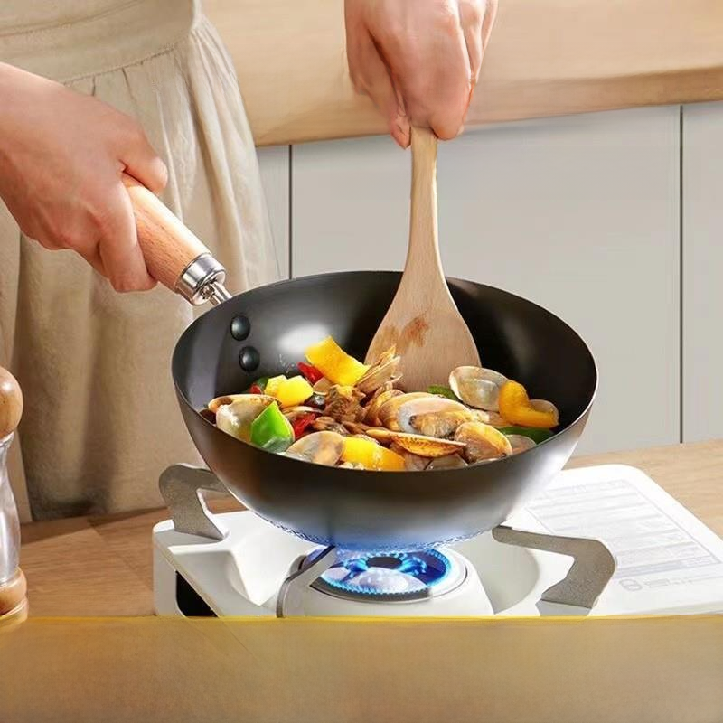 Small Iron Pot 20cm for One Person Japanese Mini For Home Uncoated Flats Frying Pan Induction Cooker Applicable Gourmet. 