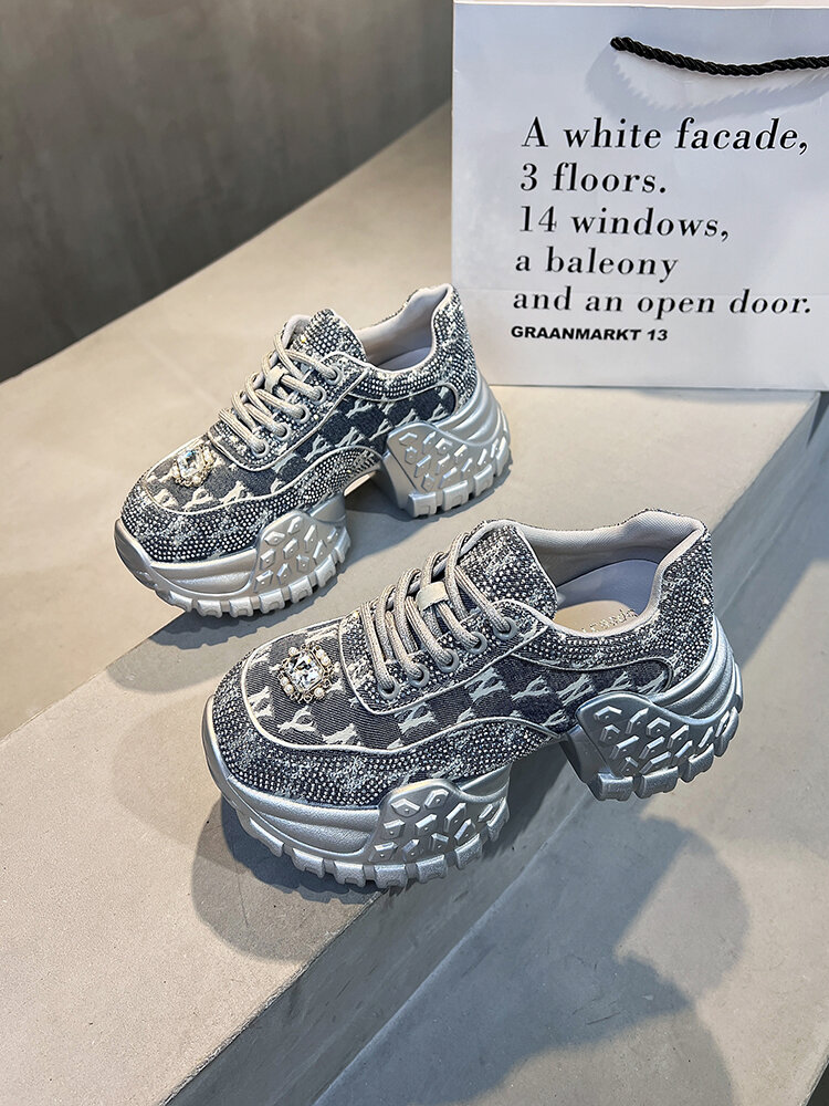 Eleganti scarpe da papà retrò con borchie di diamanti con tacchi spessi da donna, versatili, sportive e casual, altezza aumentata, comodo interno in rete