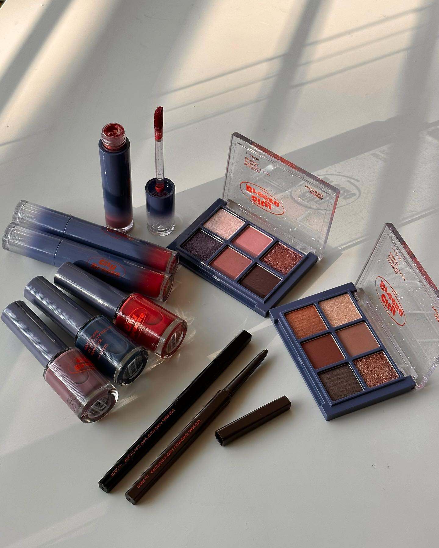 [the SAEM] Saemmul Eye Shadow Box Bear Blanket City Breeze Collection - 4.6g. 
