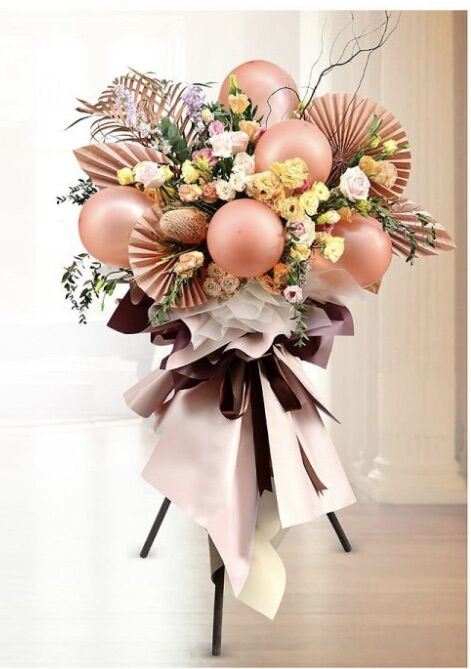 (Hazel Florist & Gifts) FORTUNE SPLASH. 