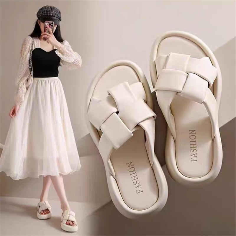Fashionable Ladies Sandals Summer Outdoor Wear Thick Bottom Beach Slippers Soft Sole Comfortable Feel Casual Slip-On Shoes. 