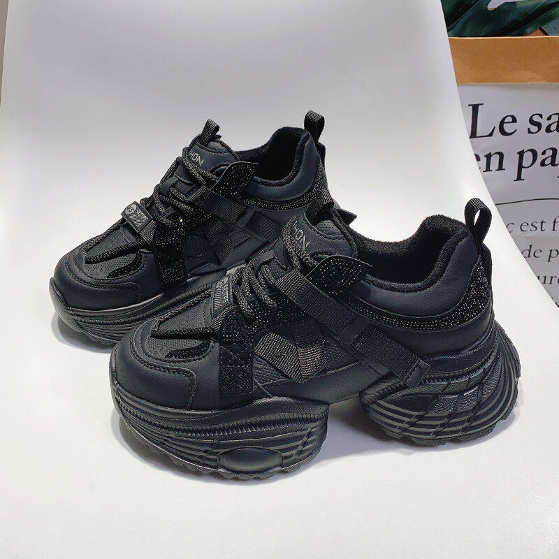 Autunno 2024 Nuovo arrivo Scarpe da papà leggere con suola spessa da donna argentate piccole facili da abbinare Scarpe casual con suola morbida Sneakers Tide