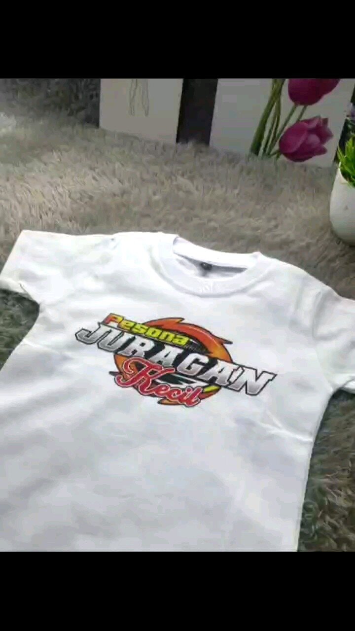 Kaos Anak Pesona Juragan Kecil Untuk Umur 1th - 10th - Baju Kids Kata Kata Ayah yang Kerja Bunda Yang Belanja Kita Yg Jajan - T-Shirt Combed 24s Unisex - kaos anak laki laki / perempuan - Pakaian Anak