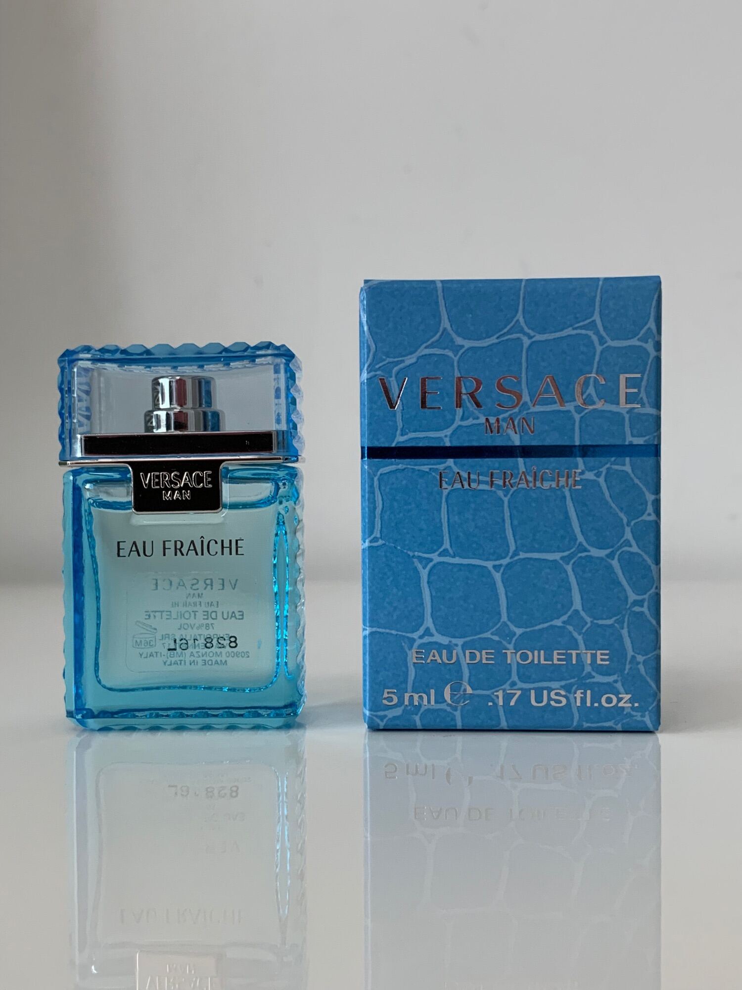 Versace Man Eau Fraiche Eau de Toilette 5ml [MINIATURE] Lazada Singapore