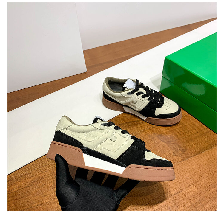Scarpe da tavola retrò in pelle color block da donna casual all-match primaverili nuovo stile Sneakers bianche sportive Dequn Shoes Street Style