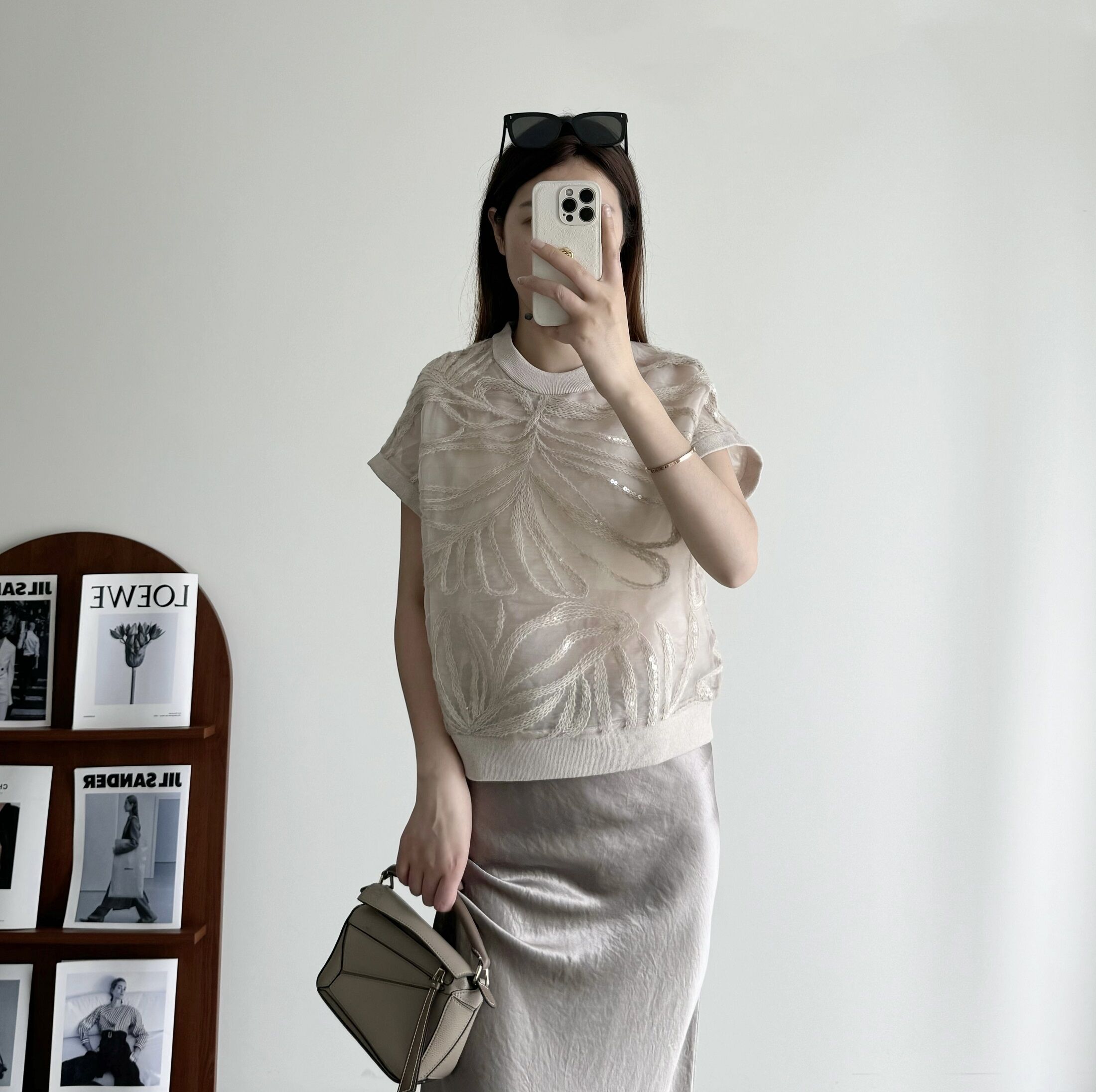 Xinghe Bright Italian BC, schweres T-Shirt aus Seidenorganza mit Pailletten und Blumenstickerei, kurzärmliger Pullover, Weste
