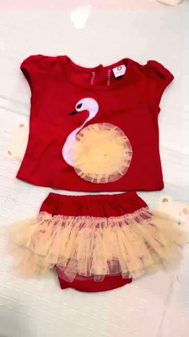 PRELOVED SETELAN BAYI PEREMPUAN SUNKISS / SET BAJU KAOS FASHION ANAK DENGAN CELANA TUTU GEMAS / KAOS ANAK BORDIR ANGSA / SETELAN BAJU MERAH ANAK BAYI PEREMPUAN