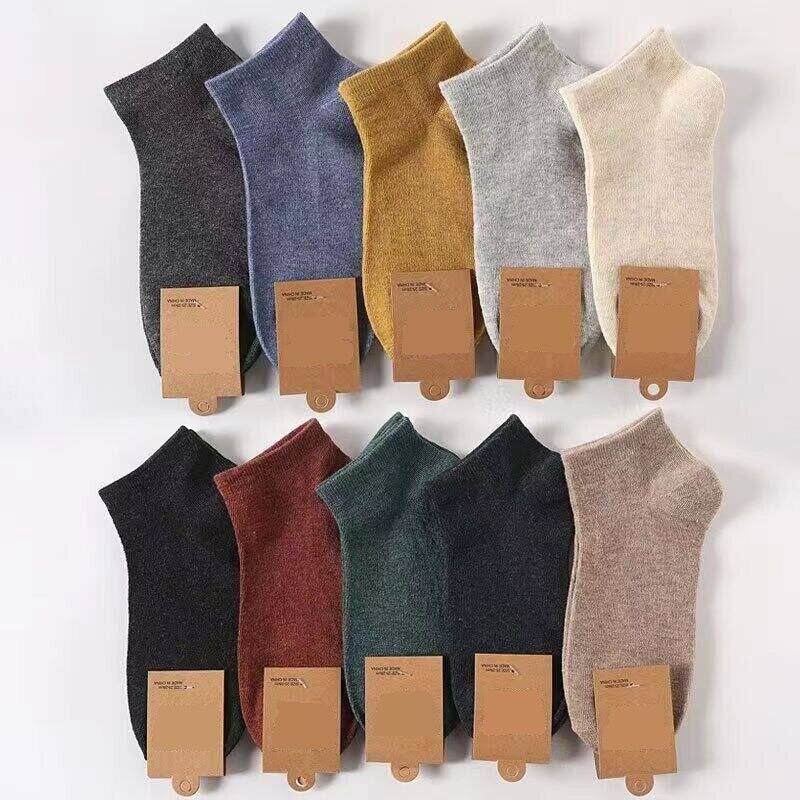 Couple socks for comfort, durability, sweat absorption, and breathability Suitable for use in all seasons. 