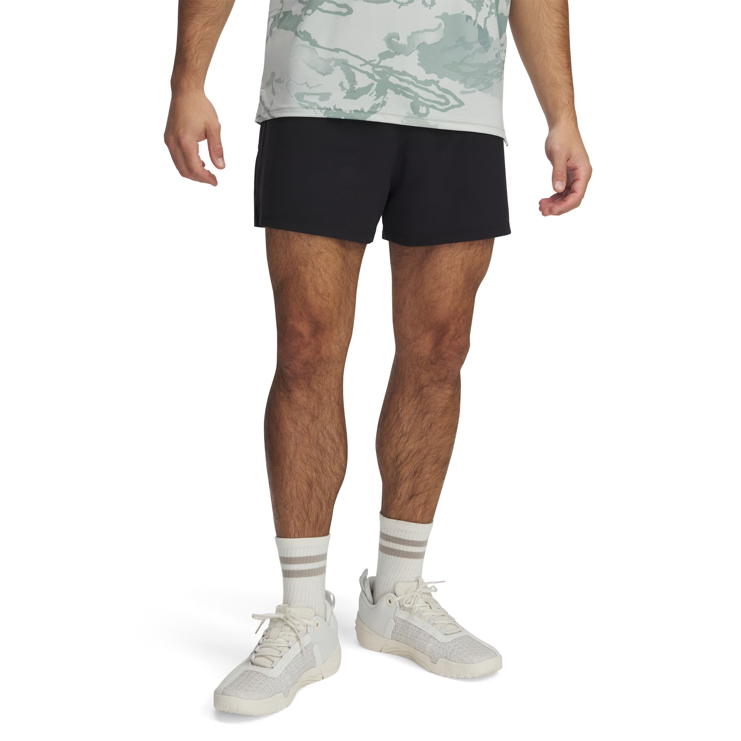 شورت UA Meridian Woven 4 للرجال من Under Armour - أسود (001)