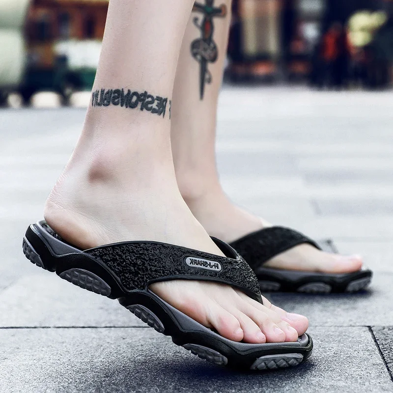 Men's Slippers Fashion Outdoor Wear Flip Flops 2020 Summer Korean Style Non-Slip Flip-Flops Statement Sandals Beach Shoes