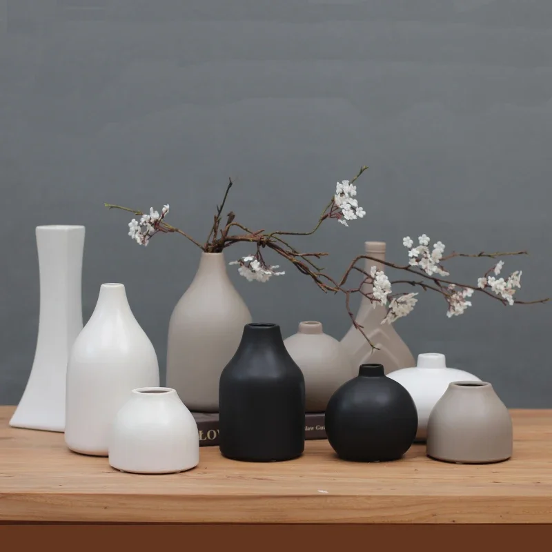 Chinese Style Black and White Simple Ceramic Small Vase Home Decoration Japanese Minimalist Flower Holder