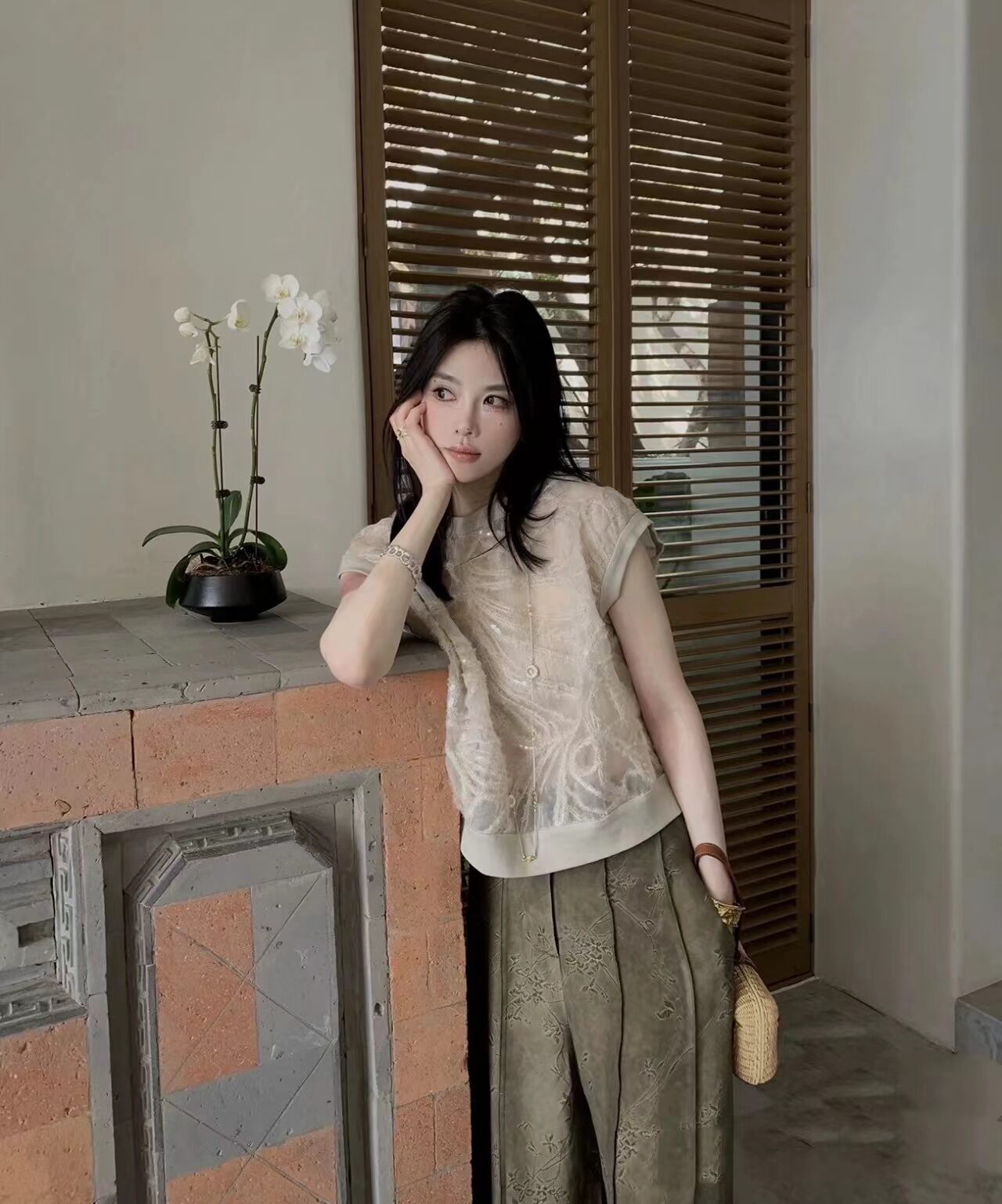 Xinghe Bright Italian BC, schweres T-Shirt aus Seidenorganza mit Pailletten und Blumenstickerei, kurzärmliger Pullover, Weste