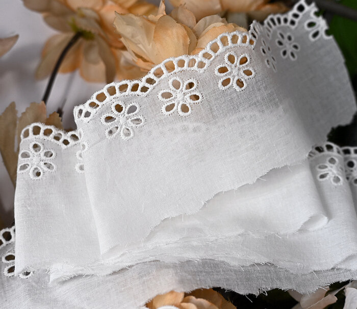 White Heart-shaped Cotton Lace