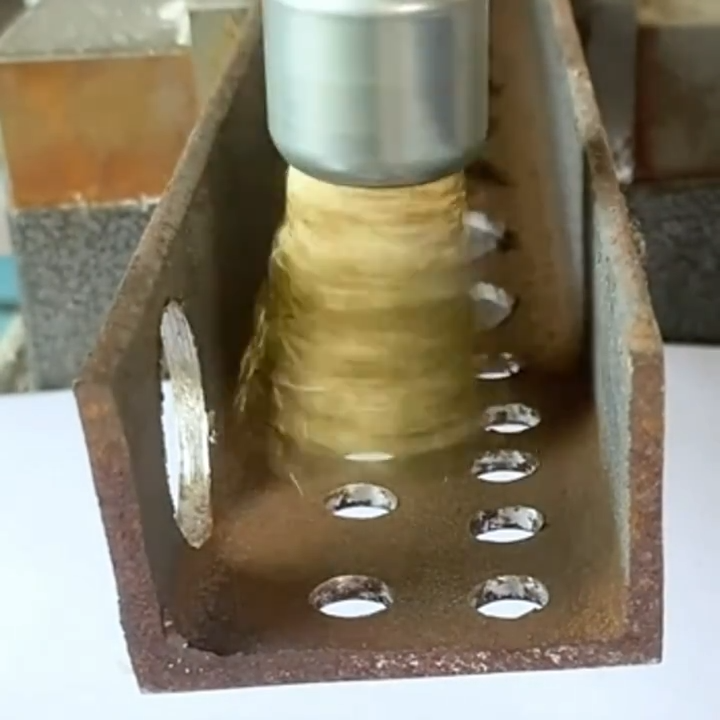 Porno video va teginish Qanday qilib mushukchaga shisha qoyish kerak