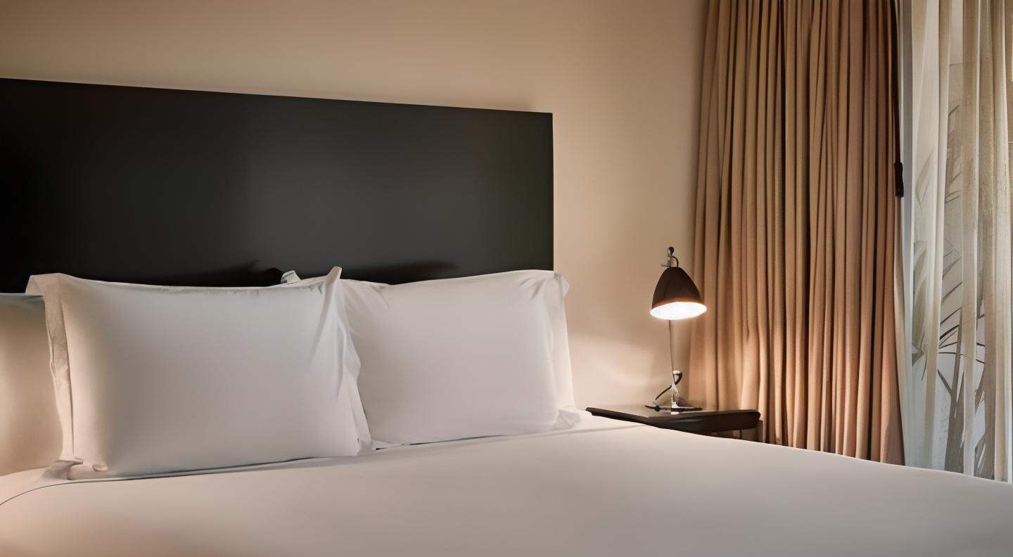 Chateau Marmont,Los Angeles County Hotel Booking,Marriott International, Hilton Worldwide, InterContinental Hotels Group (IHG), AccorHotels, Hyatt Hotels Corporation, Wyndham Hotels & Resorts, Huazhu Hotels Group, Disney Hotel, Best Western Hotels & Resor Giá 35,831,208 Đồng*Miễn phí vận chuyển