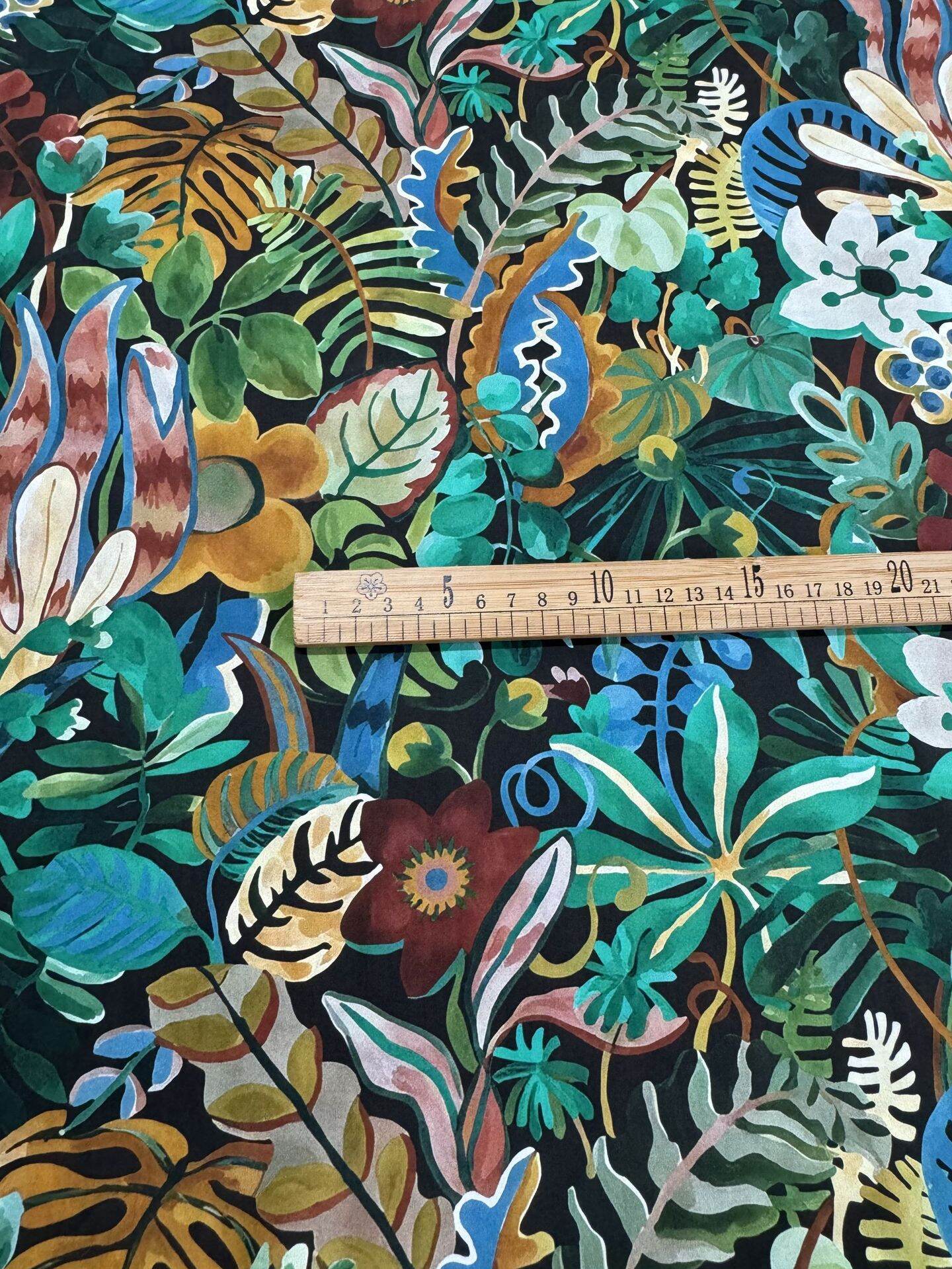 Pure Cotton 100 Thread Count High Density Sateen Jungle Trip Floral Patterned Fabric for Clothing And Home Textiles