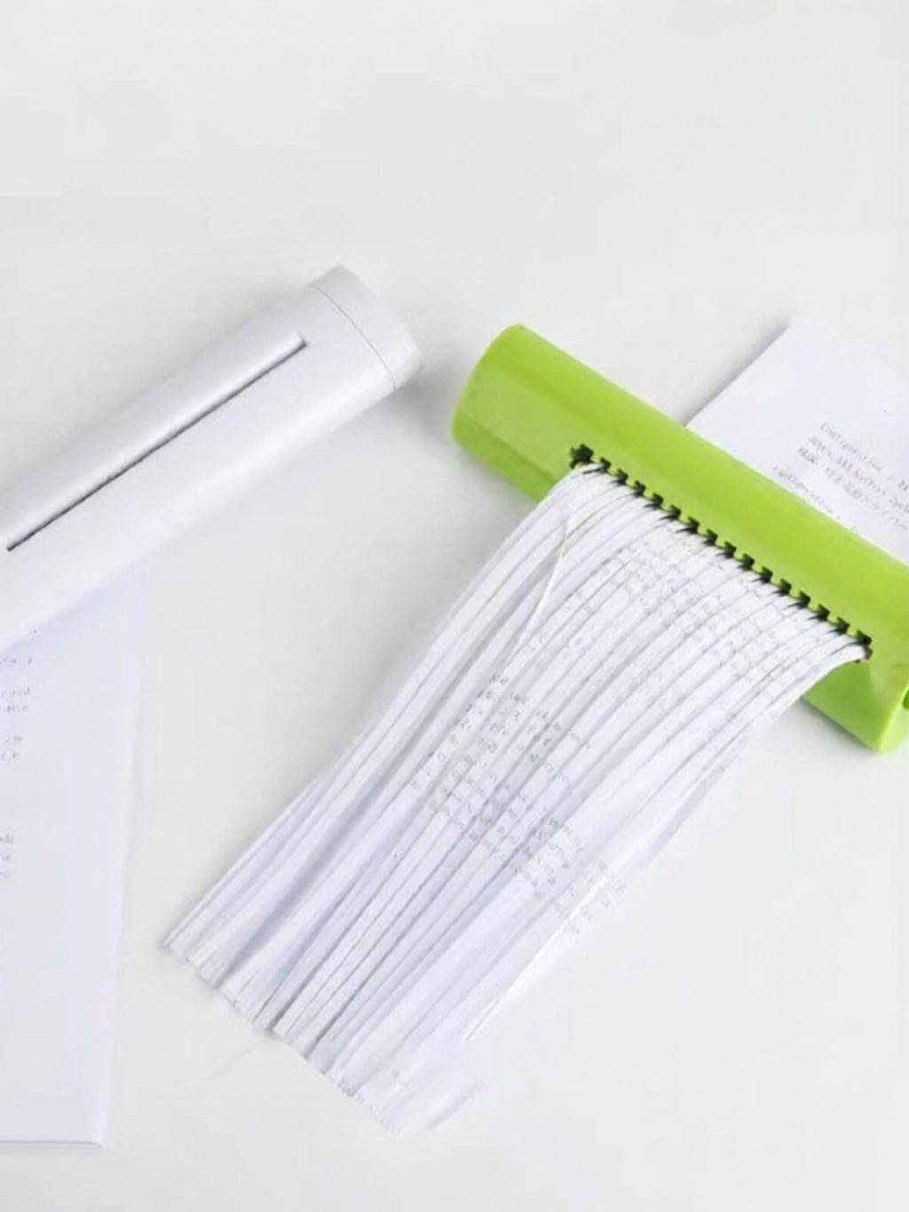 Digio2 | Portable Confidentiality Protection Manual Shredder