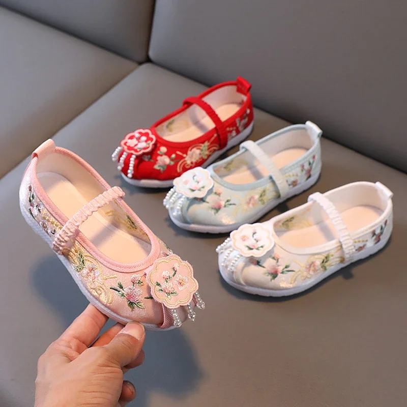 Girls' Princess Embroidered Shoes Spring and Autumn Chinese Style Children's Ancient Style Han Chinese Clothing Shoes Ancient Costume Performance Shoes Old Beijing Cloth Shoes
