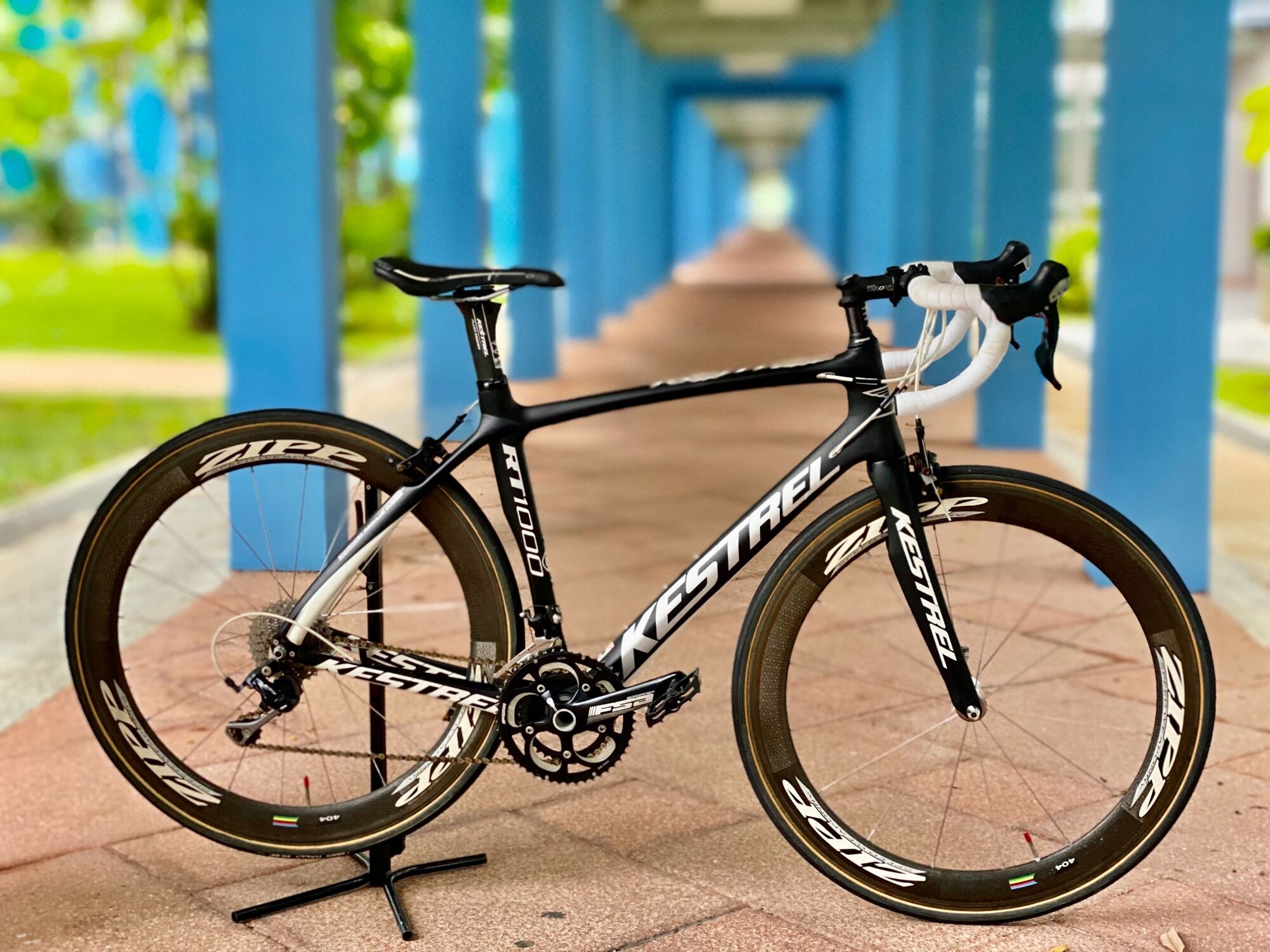 carbon road bike shimano 105