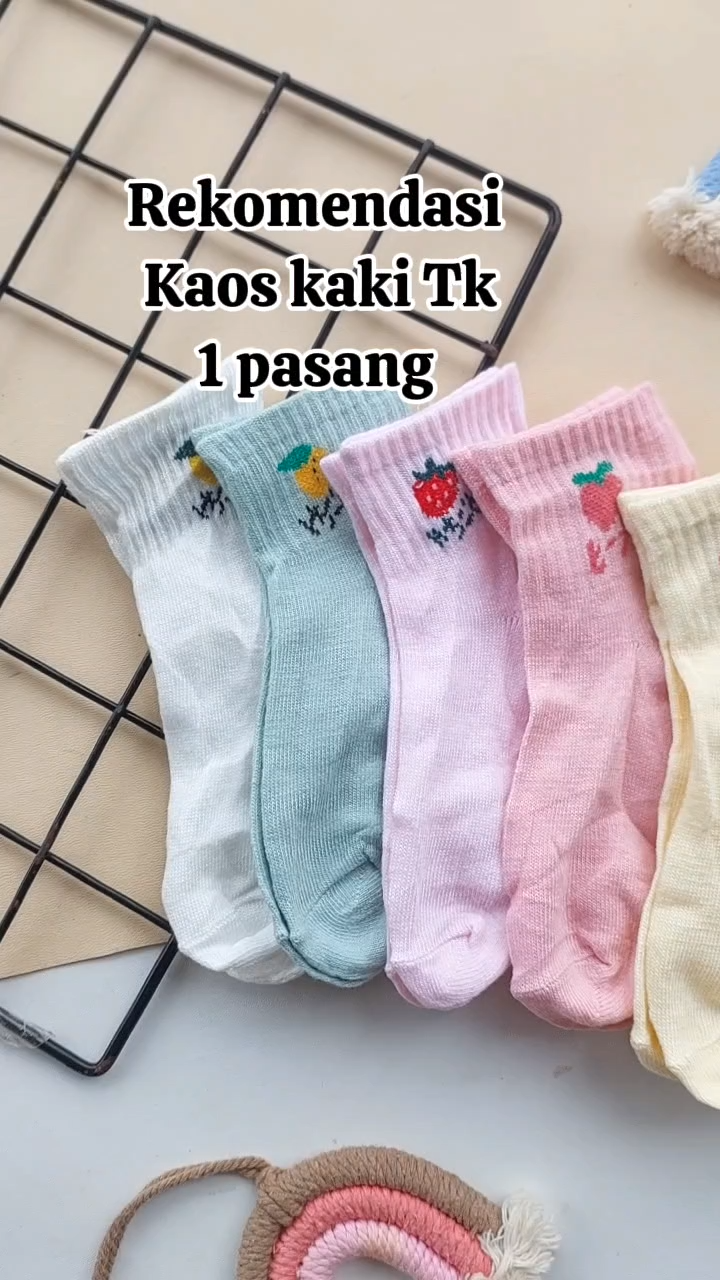 1 Pasang Kaos Kaus Kaki Anak Perempuan PAUD TK SD