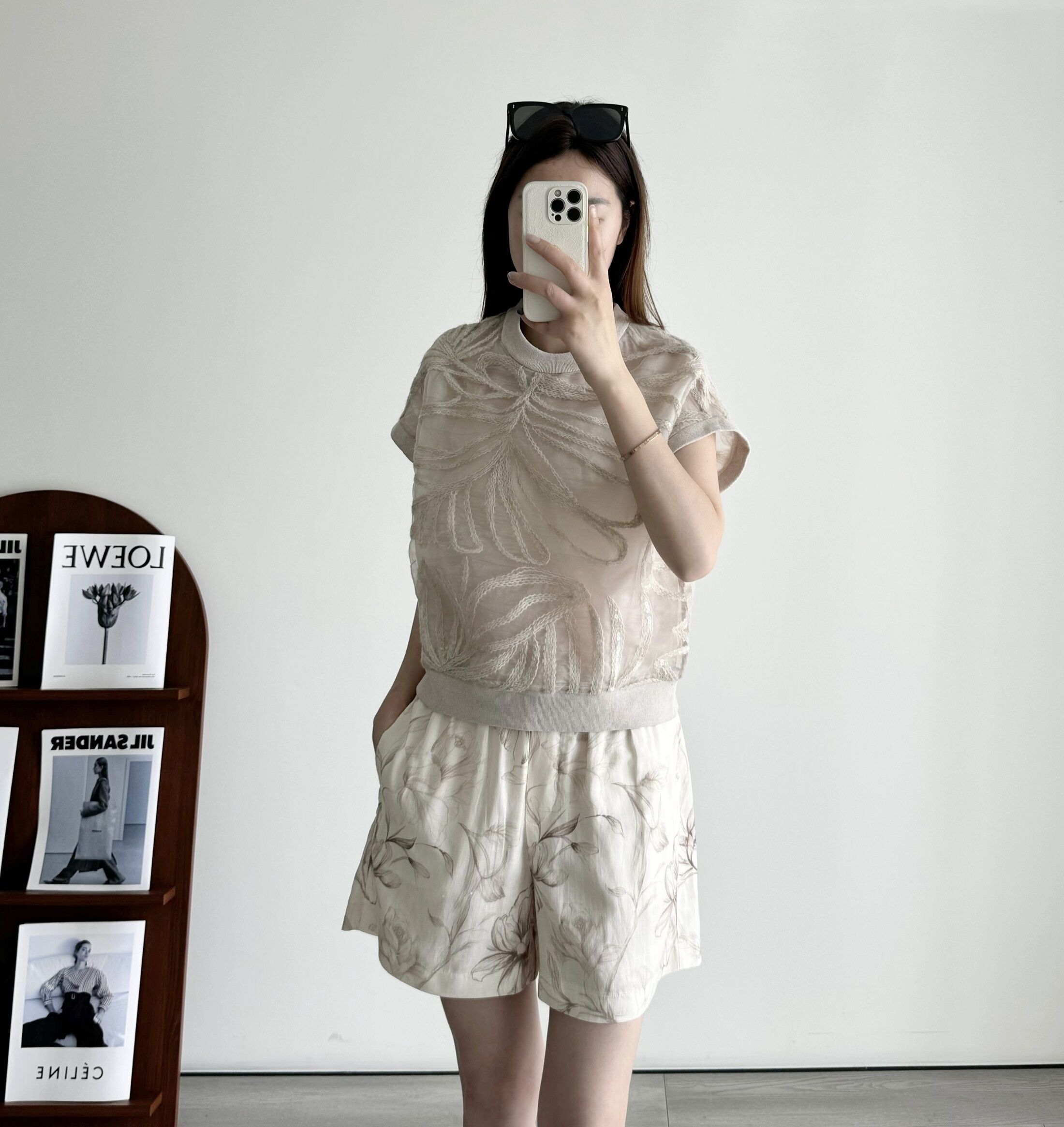 Xinghe Bright Italian BC, schweres T-Shirt aus Seidenorganza mit Pailletten und Blumenstickerei, kurzärmliger Pullover, Weste