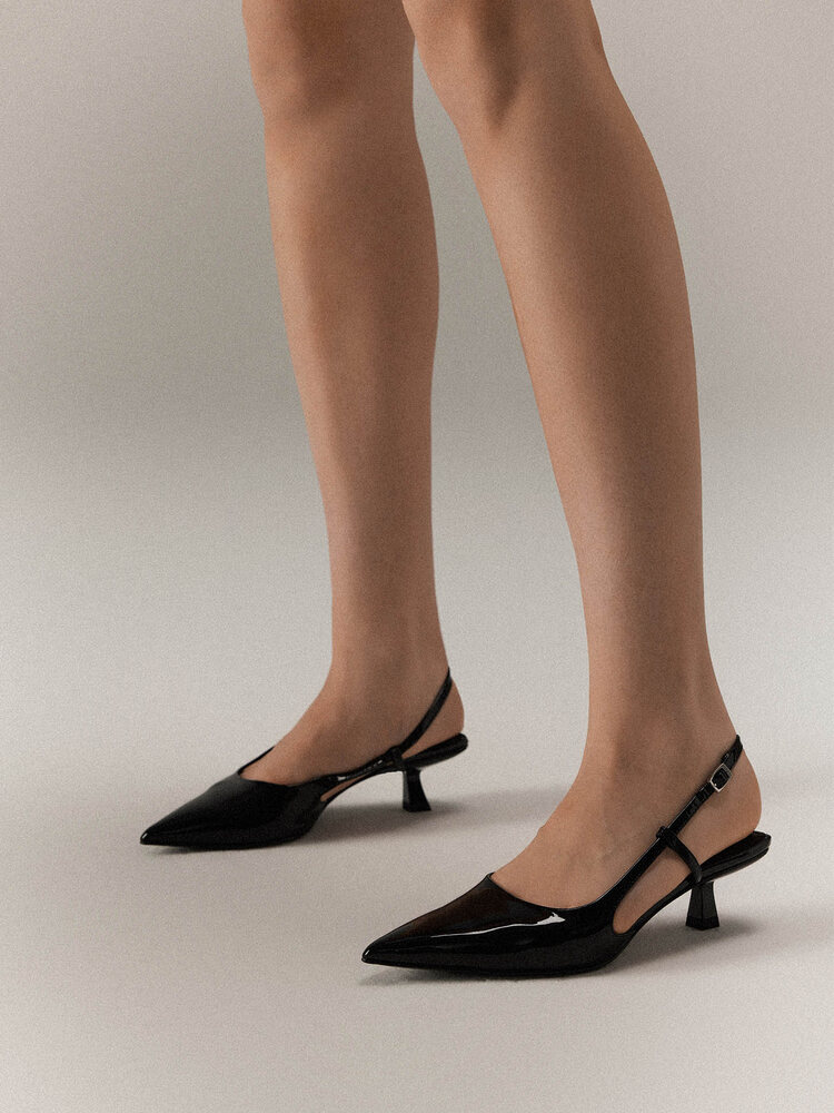 Pedro Studio Series Leather Sandals with Small Cat Heel And Strap Elegant Fashionable Mules for Young Women Casual Wear. 