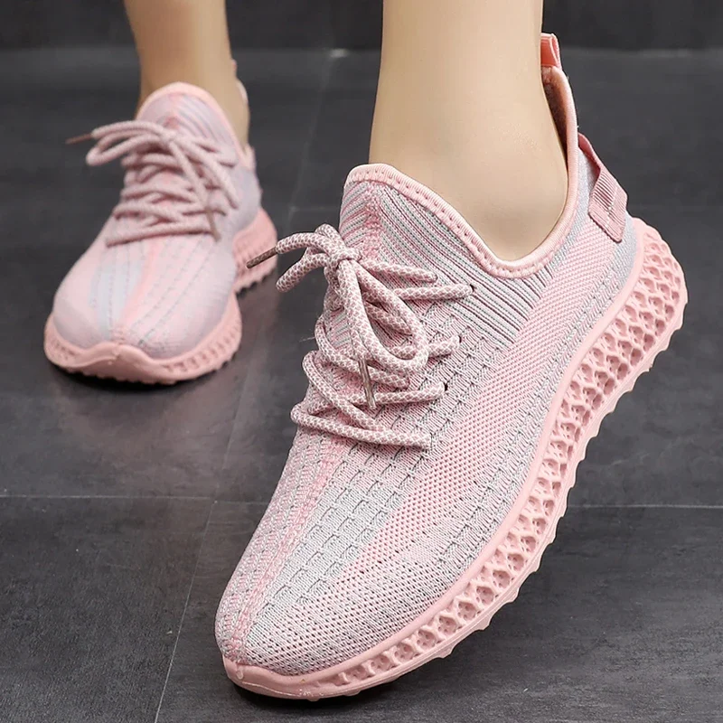 Spring and Autumn New Style Breathable Coconut Shoes Female Mesh Female Casual Sports Shoes Shoes Female Students Leisure Versatile Running Cloth Shoes Shoes