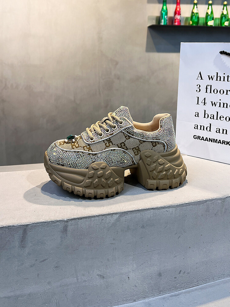 Eleganti scarpe da papà retrò con borchie di diamanti con tacchi spessi da donna, versatili, sportive e casual, altezza aumentata, comodo interno in rete