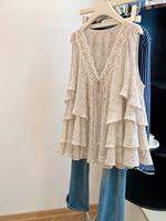 XUNZHU | Floral Lace V-Neck Slimming Top