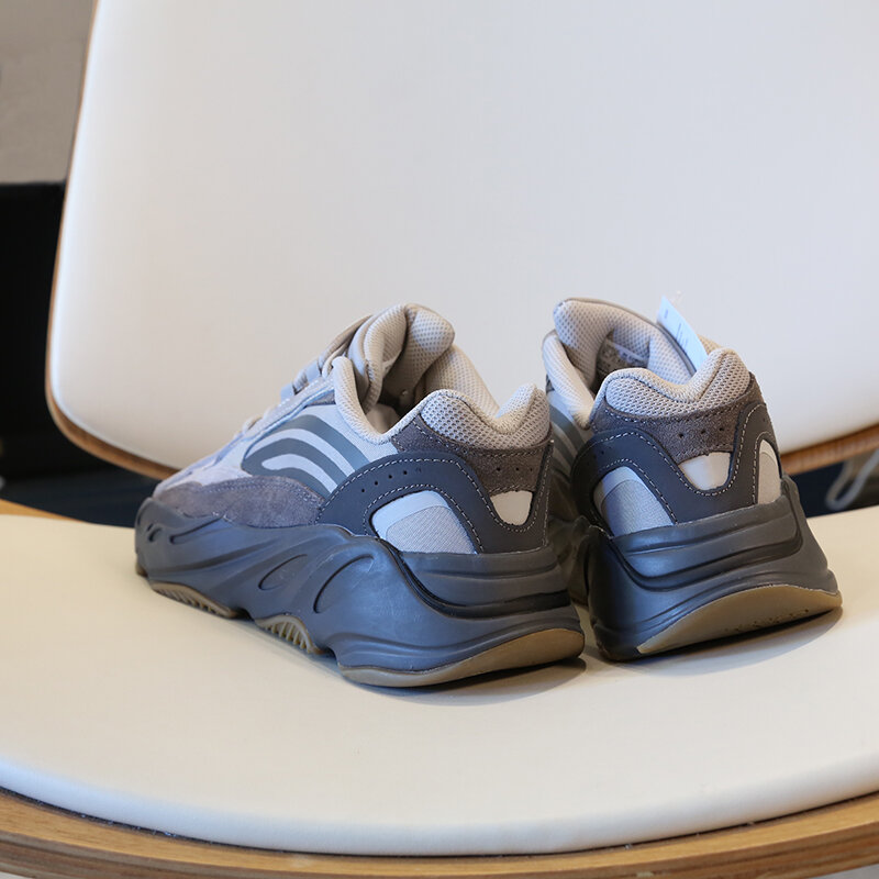 Spring Summer 2021 Sport Shoes Casual Unisex Couple Sneakers round Toe Low Heel Rubber Outsole Fashionable Sport Leisure Footwear · v7